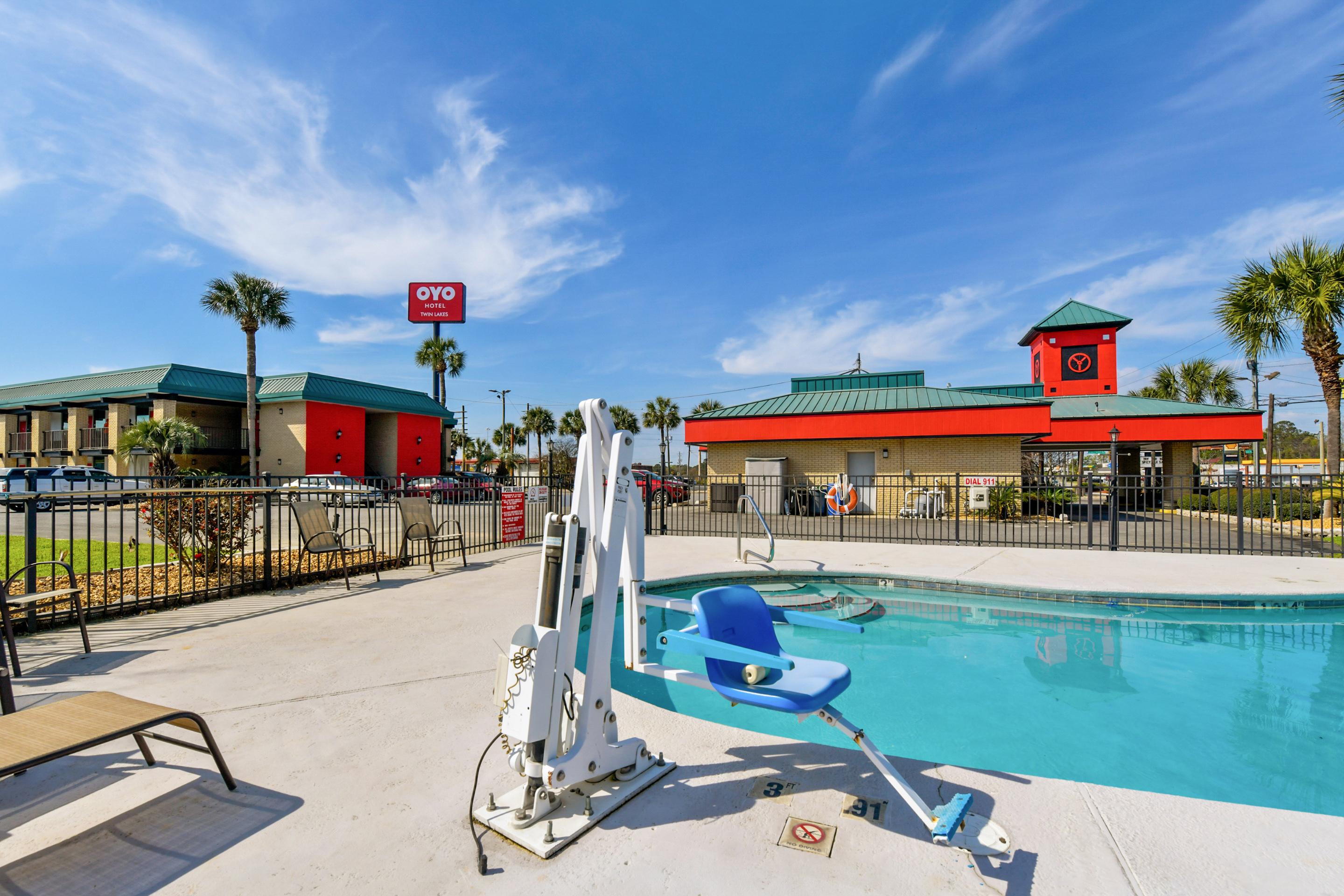 Oyo Hotel Lake Park - Valdosta Area Exteriör bild