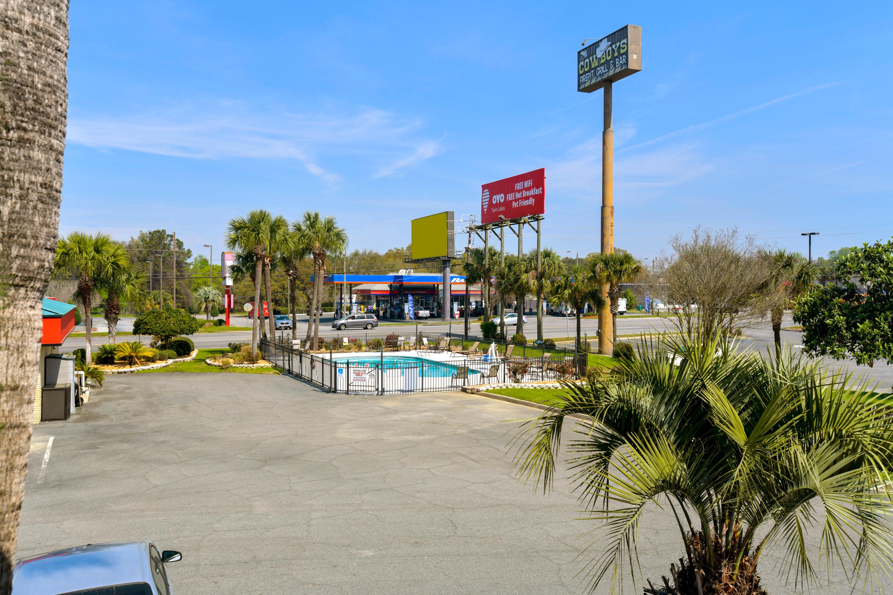 Oyo Hotel Lake Park - Valdosta Area Exteriör bild