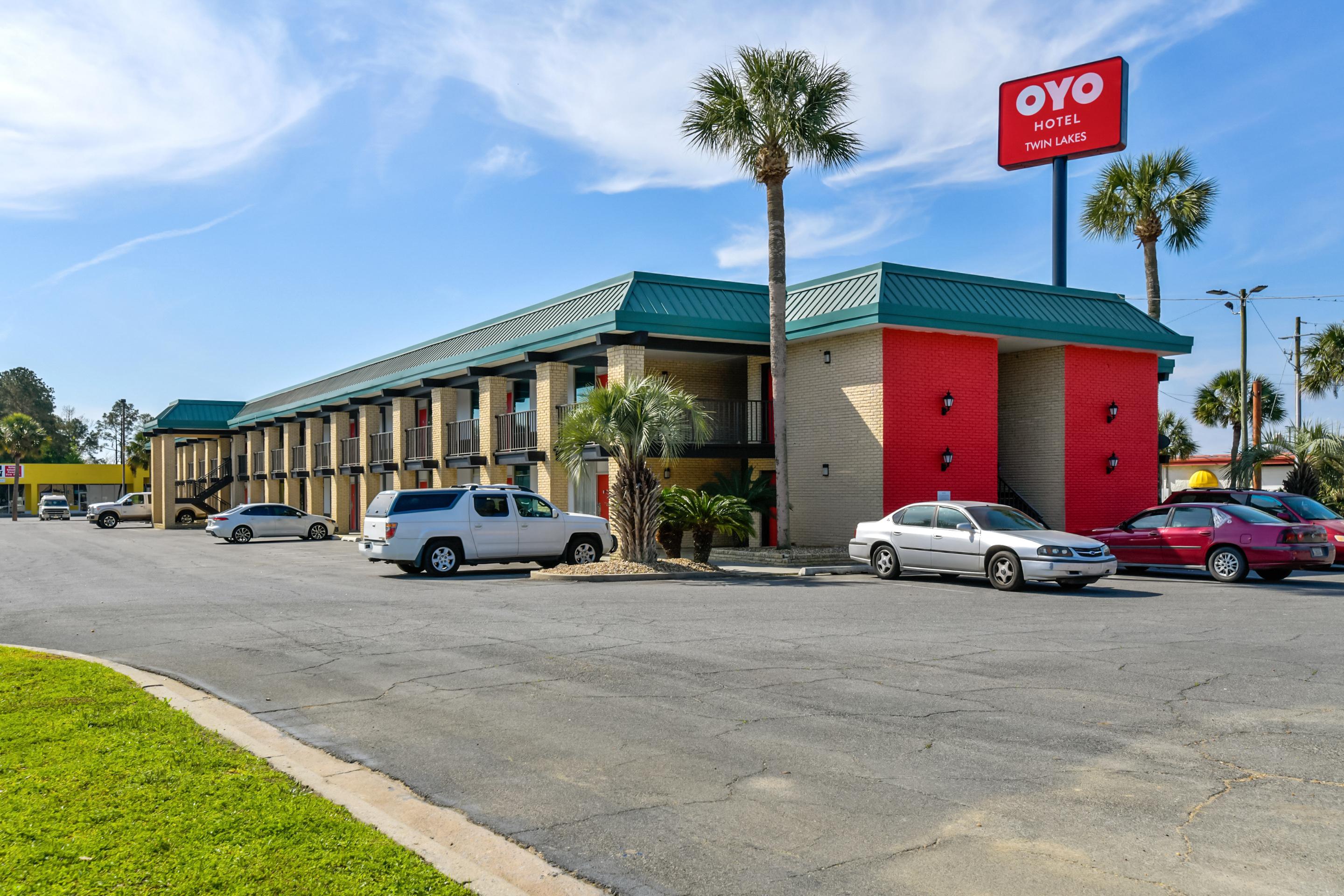Oyo Hotel Lake Park - Valdosta Area Exteriör bild